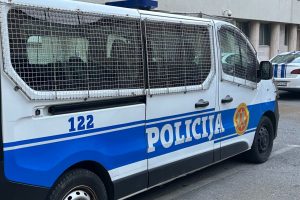 Автомобиль полиции в Черногории