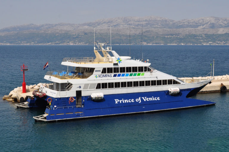 Судно хорватской компании "Kompas", под названием "Prince of Venice"
