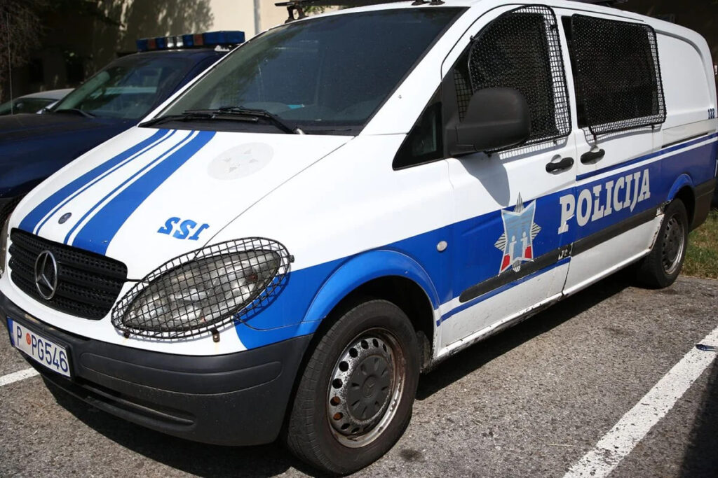 Машина полиции Черногории