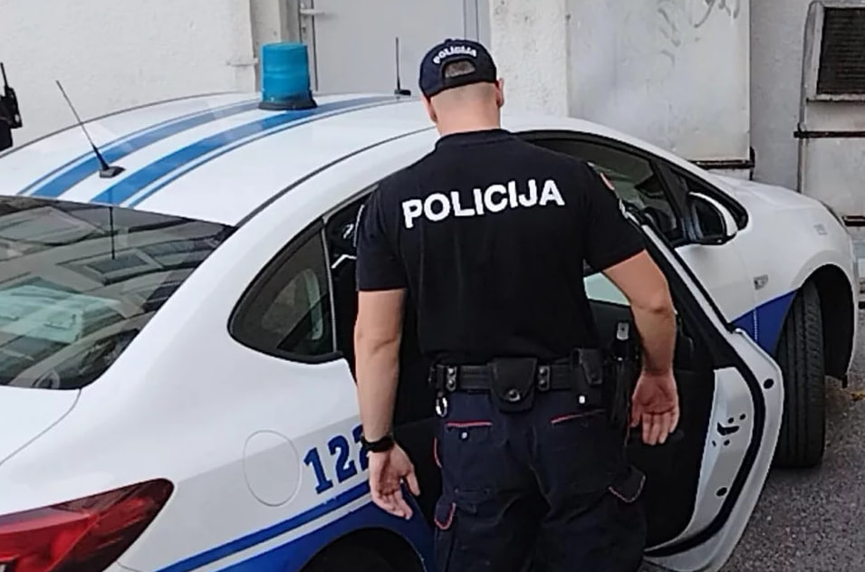 Полицейский Черногории