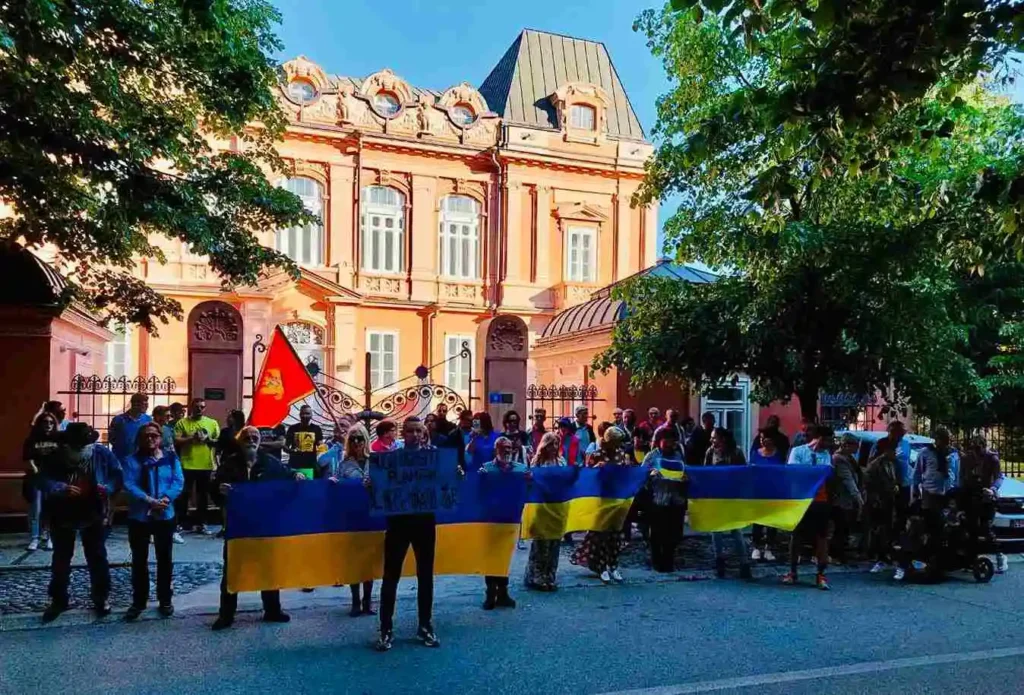 Марш в поддержку Украины в Цетине