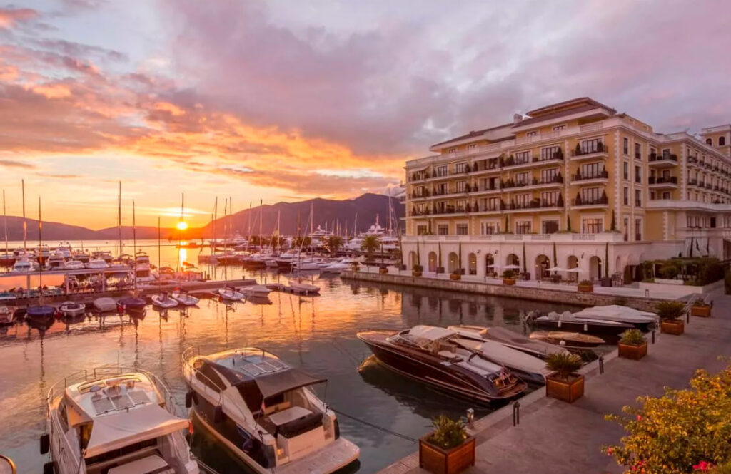 Вид на Тиват, Porto Montenegro