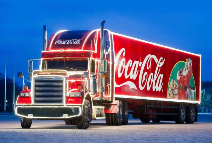 Новогодняя фура компании Coca-Cola