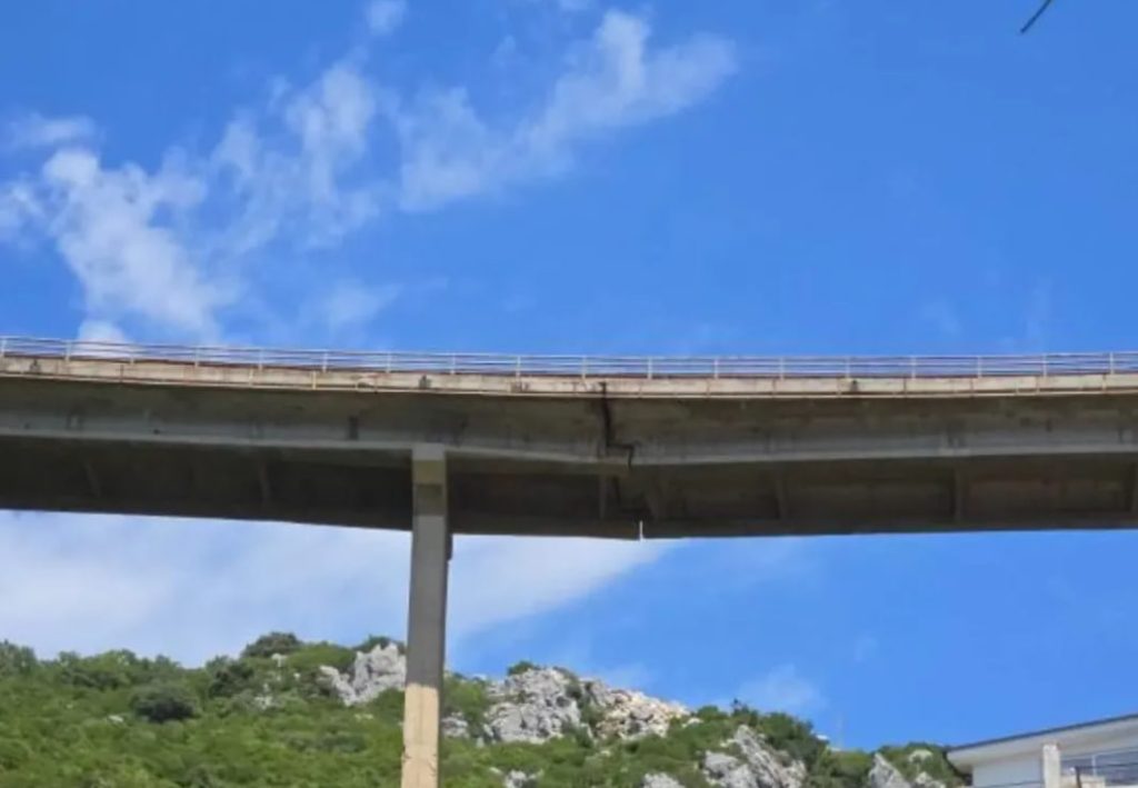 Мост Уйтин Поток в Добра Вода