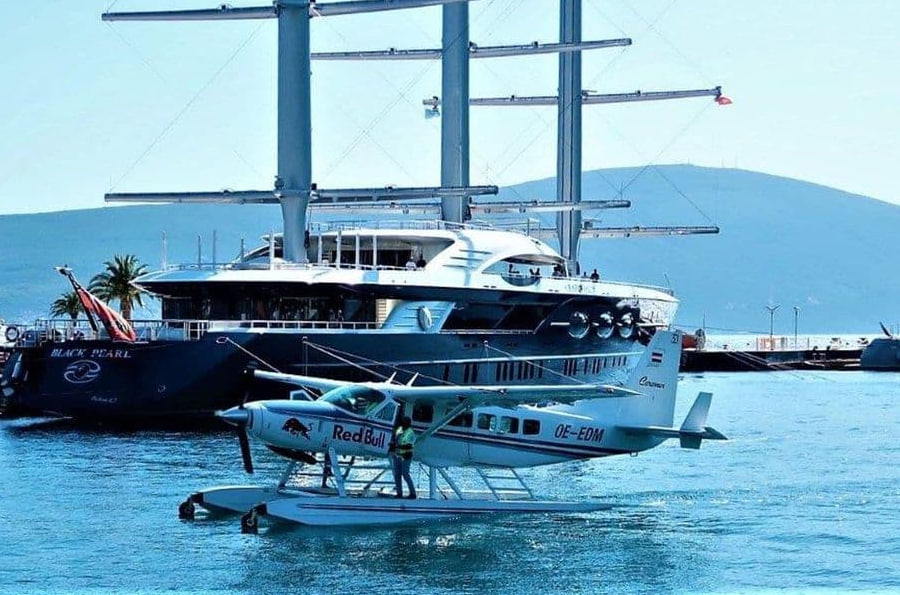 Гидросамолет в Porto Montenegro