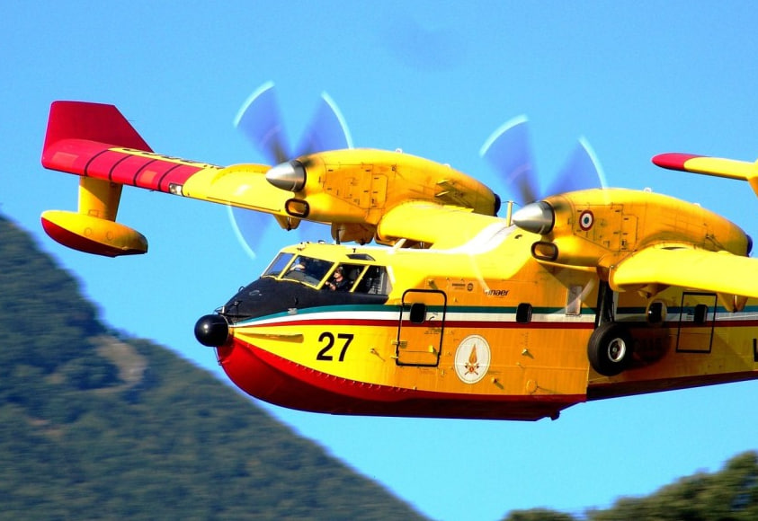 Самолет для тушения пожаров