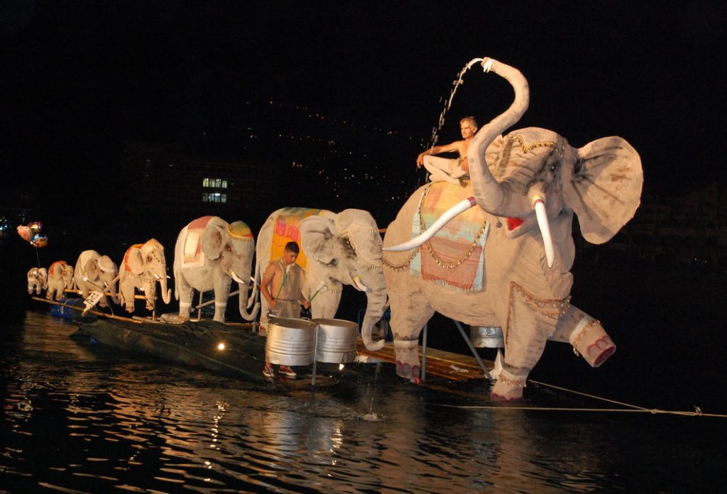 Украшенные лодки в Которе