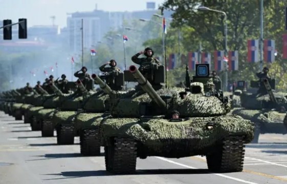 Танки на военном параде в Белграде