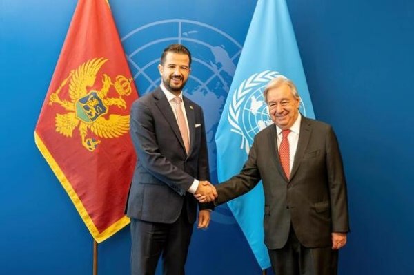 Рукопожатие президента Черногории с генсеком ООН