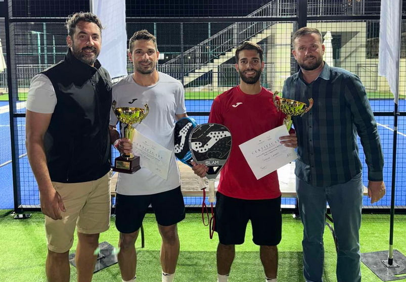 Участники турнира по паделу в Луштице Бей