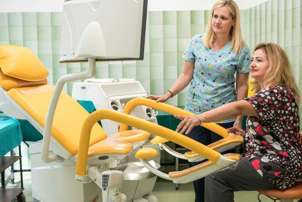 Гинекологическое кресло в больнице Тивата