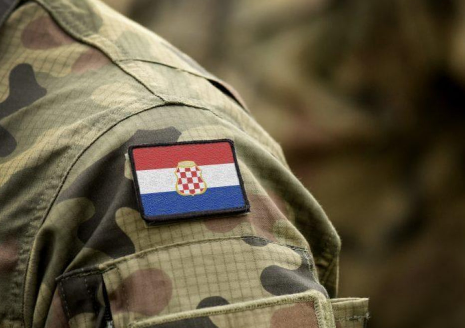 Флаг Хорватии на форме военнослужащего