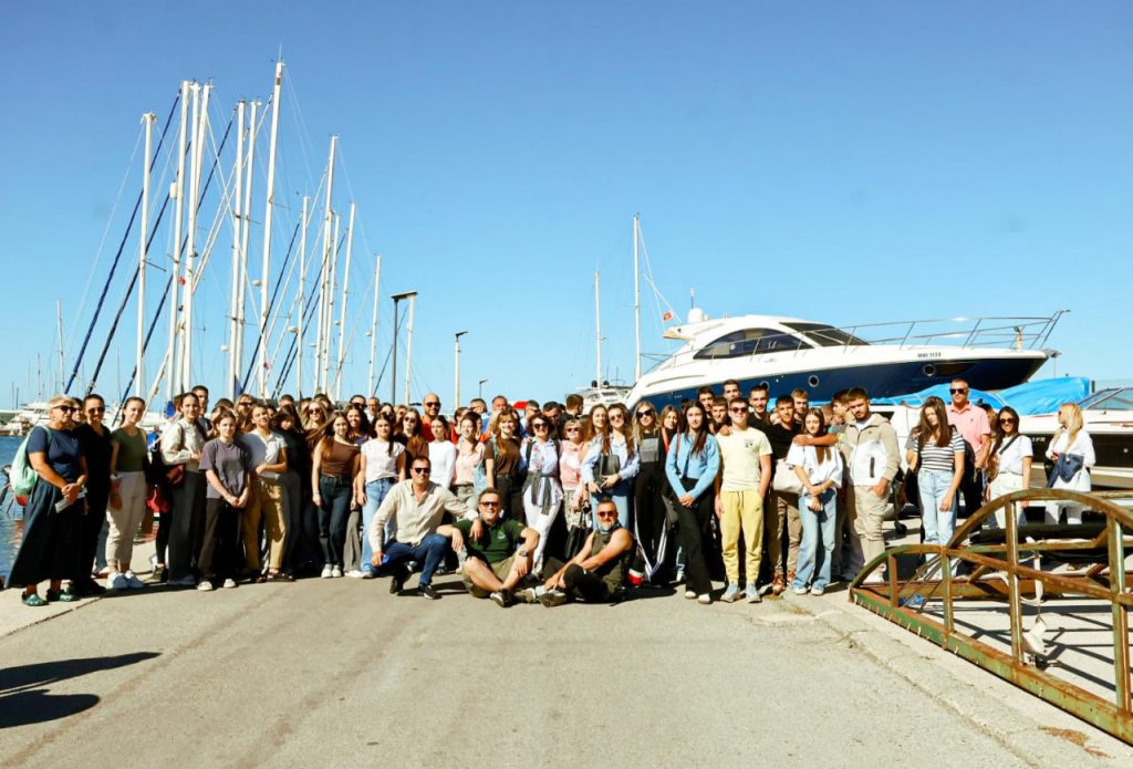 Участники акций по очистке пляжей в Баре