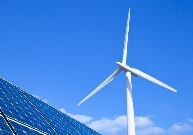 Ветряк и солнечные панели