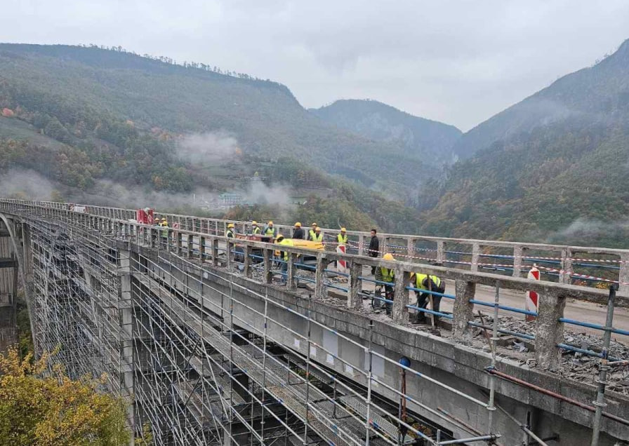 Работы по реконструкции на мосту Джурджевича