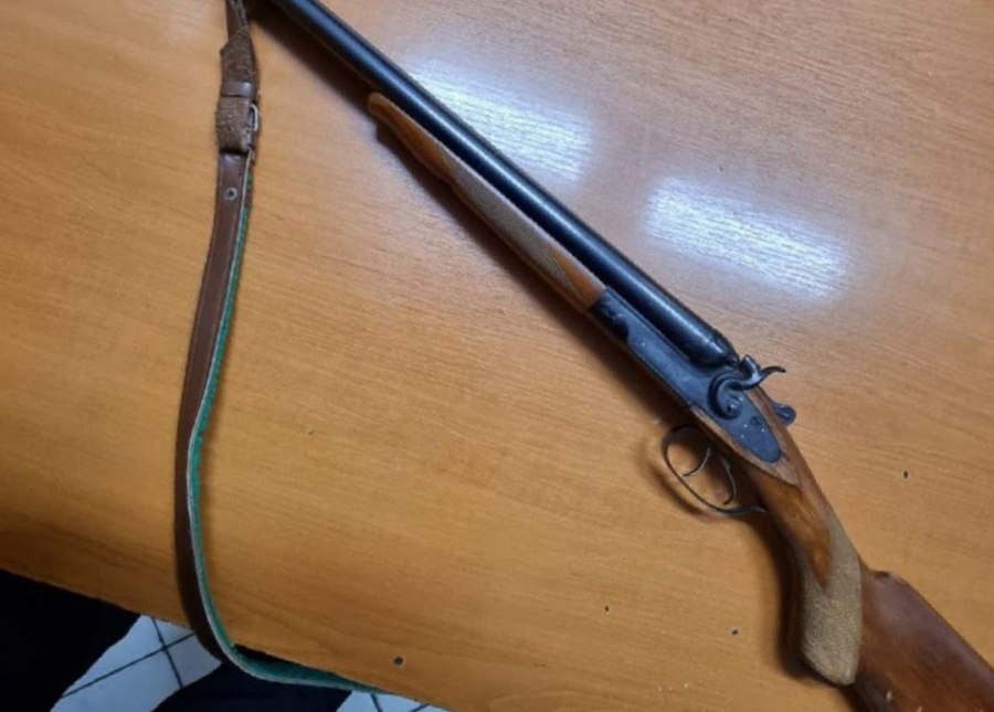 Ружье на столе