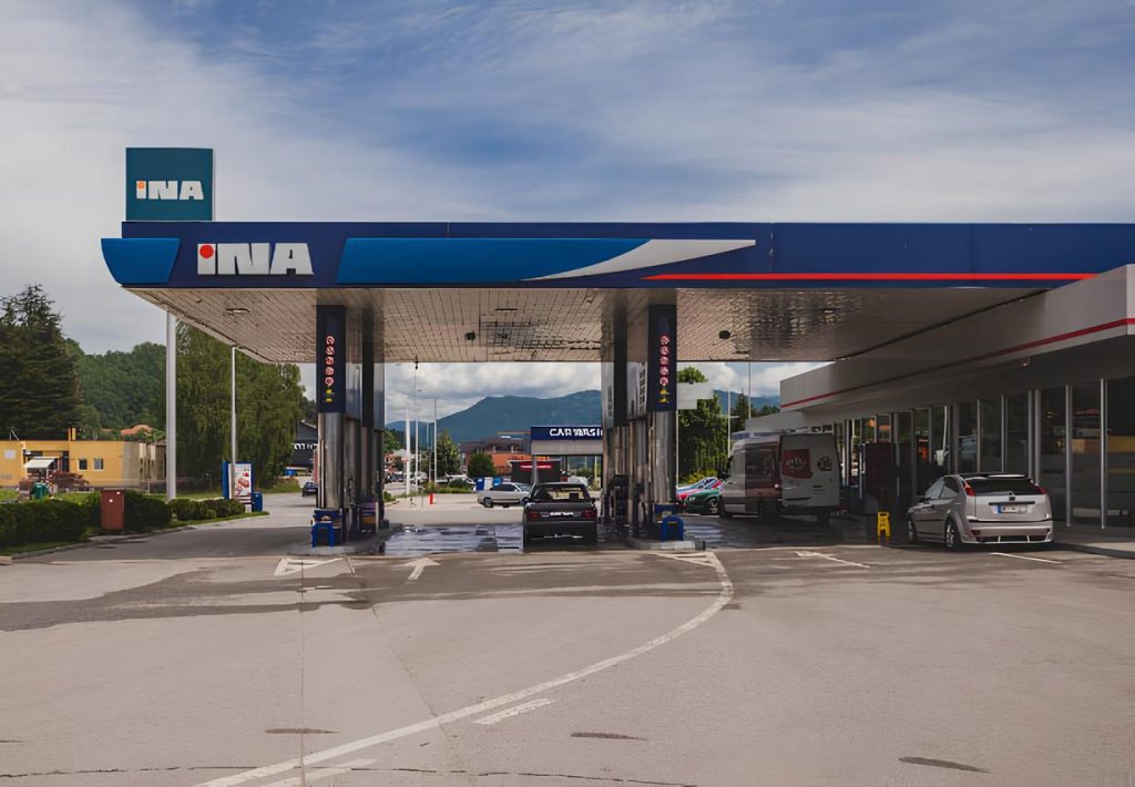 Автозаправка INA