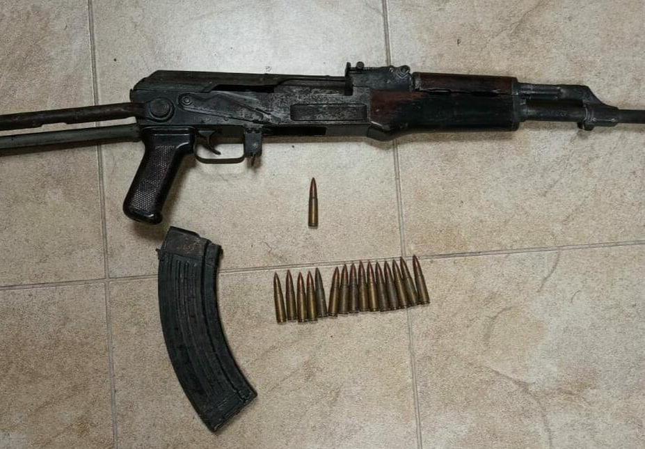 Автомат и боеприпасы