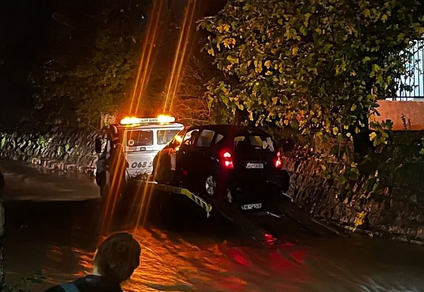 Эвакуация автомобиля с русла реки Грджевица в Будве