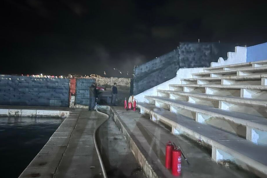 Пожар у открытого бассейна в Будве