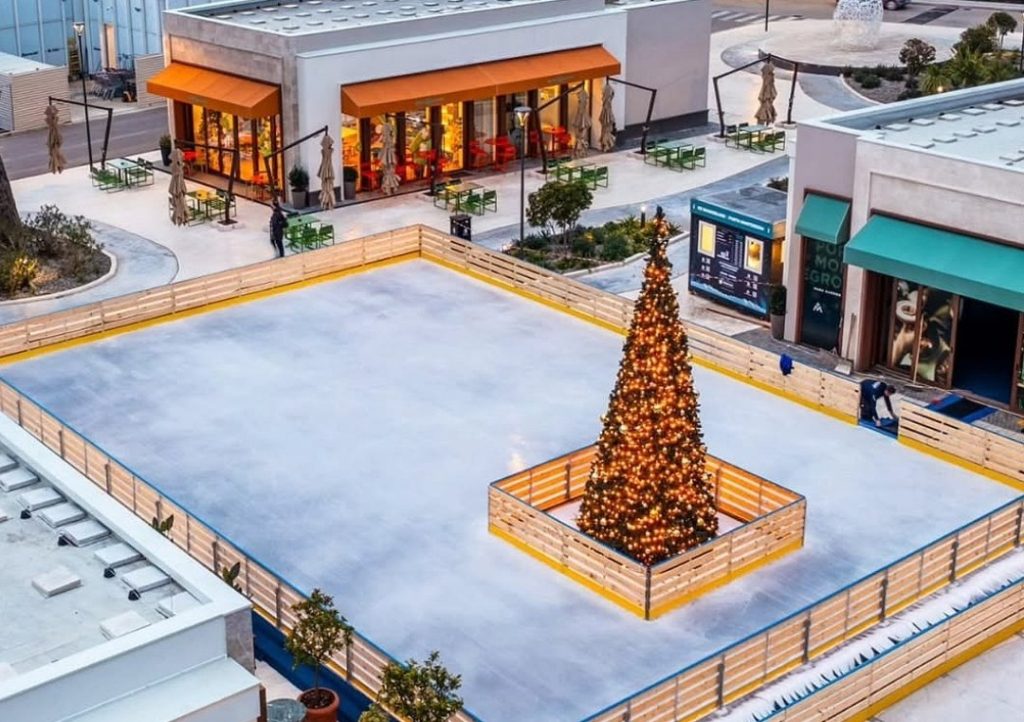 Ледовый каток в Тивате