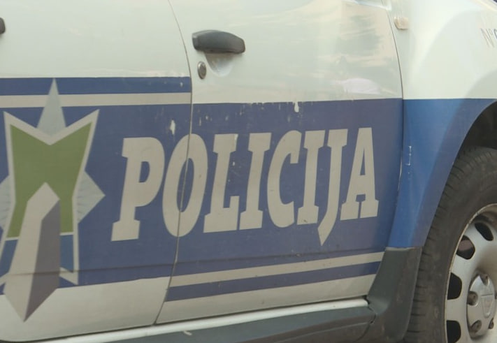 Автомобиль полиции Черногории