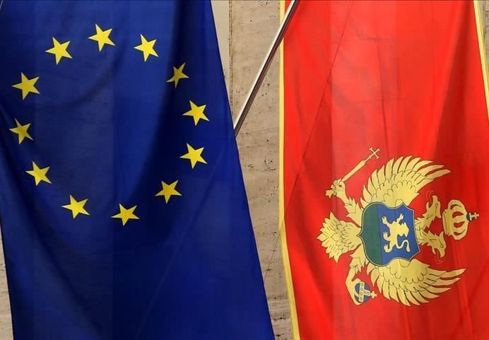 Флаг Черногории и Евросоюза