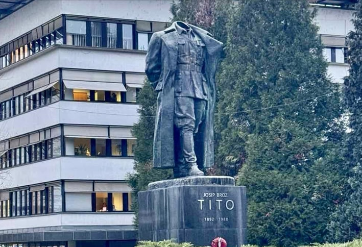 Памятник Иосипа Броз Тито без головы