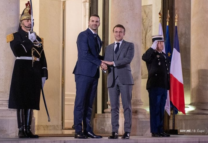 Премьер-министр Черногории Милойко Спаич и президент Франции Эммануэль Макрон