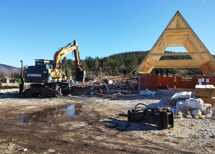 Снос строения в Жабляке