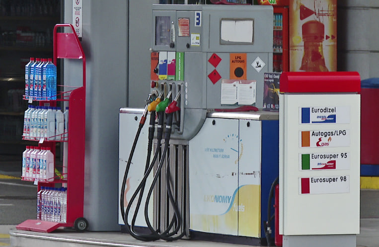 Автозаправка в Черногории