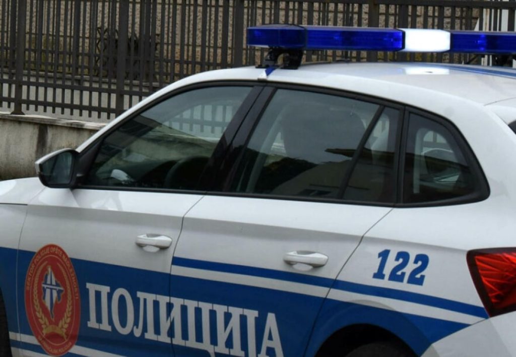 Автомобиль полиции Черногории