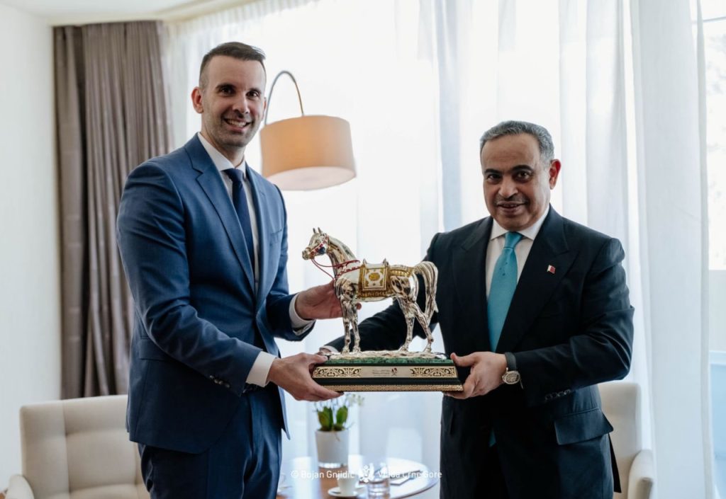 Премьер-министр Черногории Милойко Спаич на встрече с министром финансов Катара Али бин Ахмедом Аль-Кувари