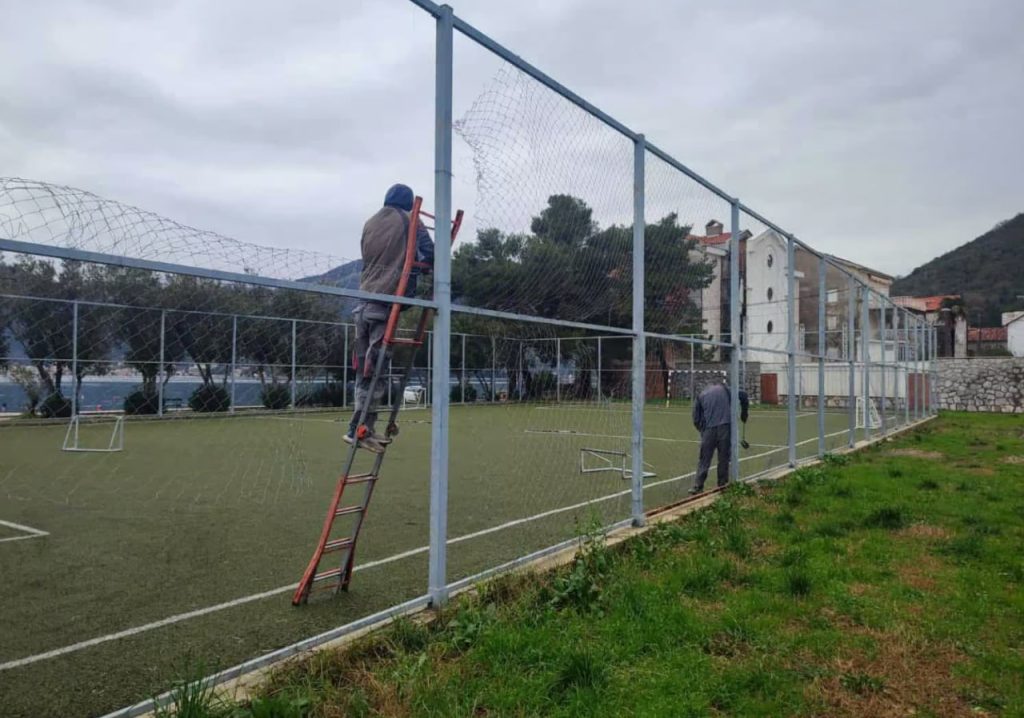 Реконструкция футбольного поля в Донья-Ластва