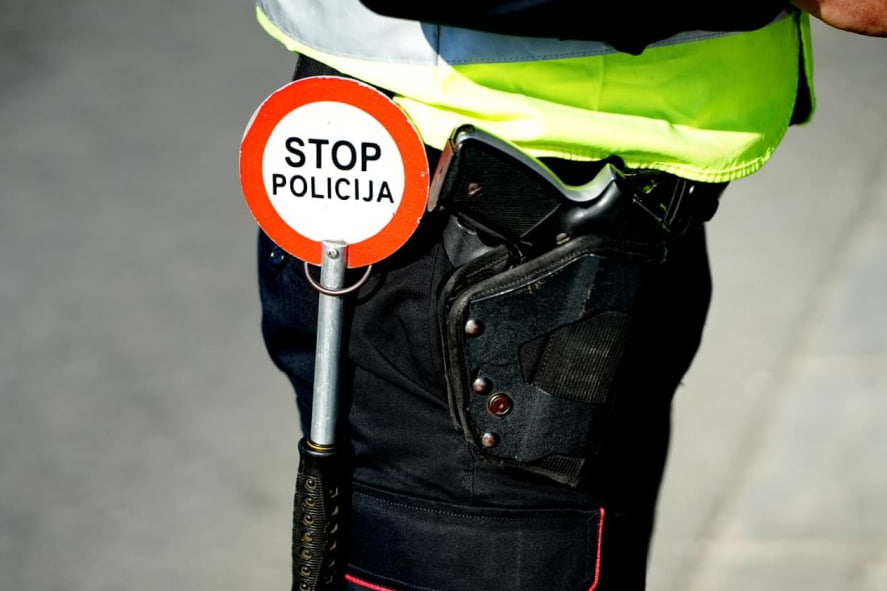 Полицейский в Черногории