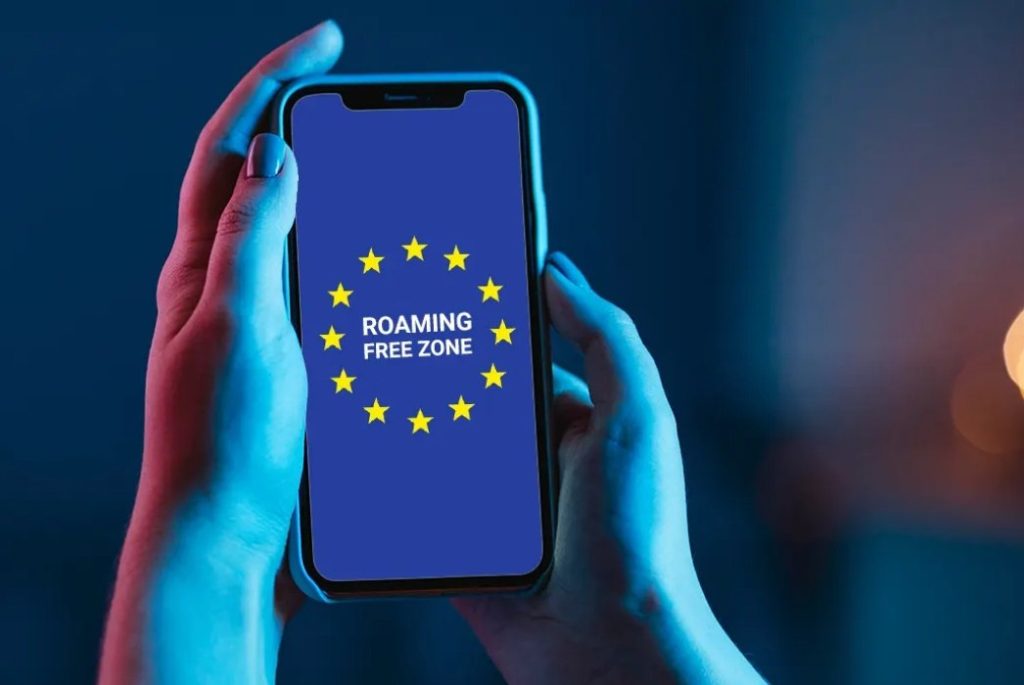 Смартфон в руках