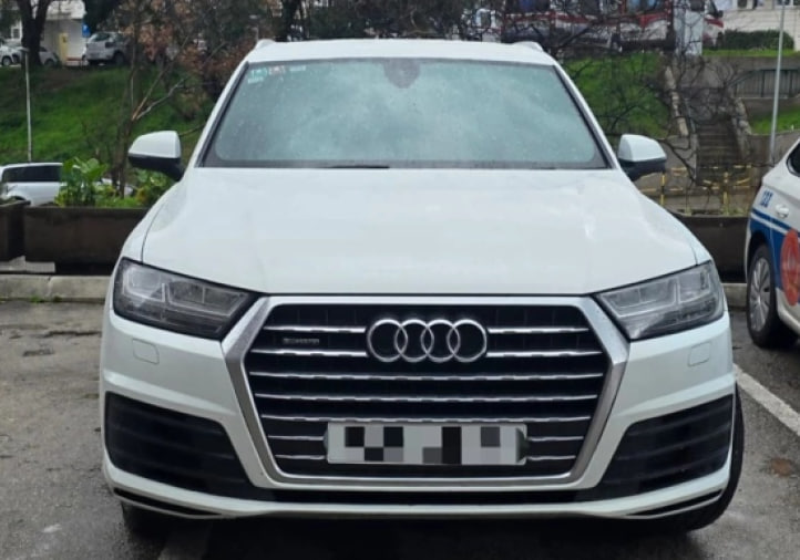 Автомобиль Audi Q7
