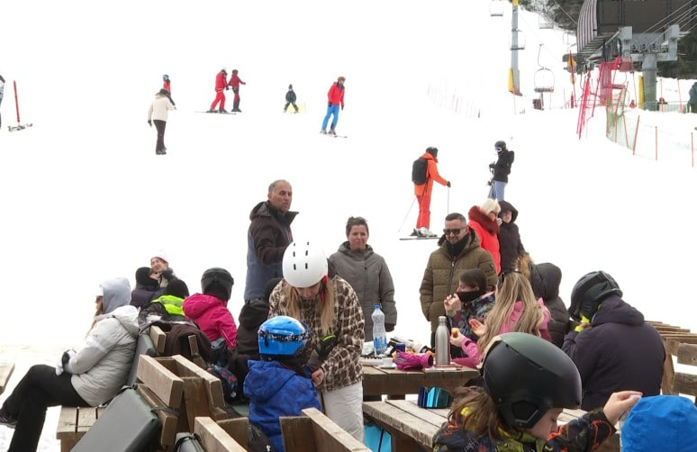 Посетители горнолыжного центра Колашин 1450