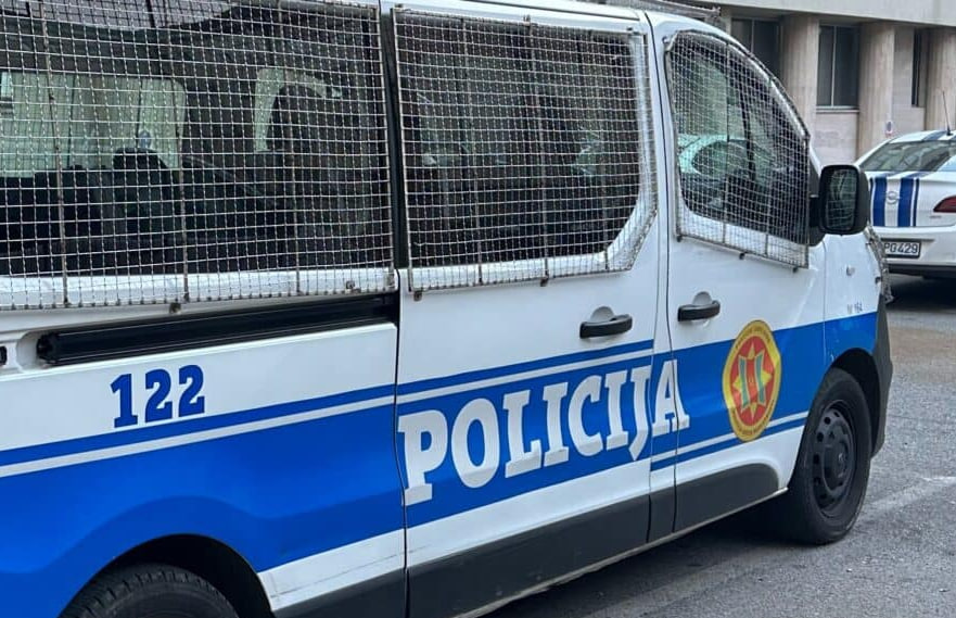 Автомобиль полиции Черногории