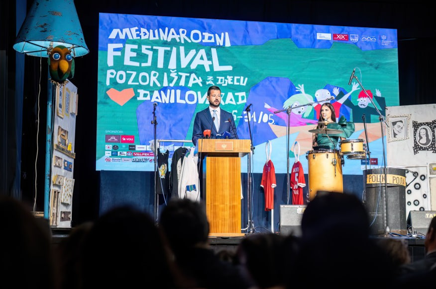 Милатович выступил на открытии фестиваля театра в Даниловграде