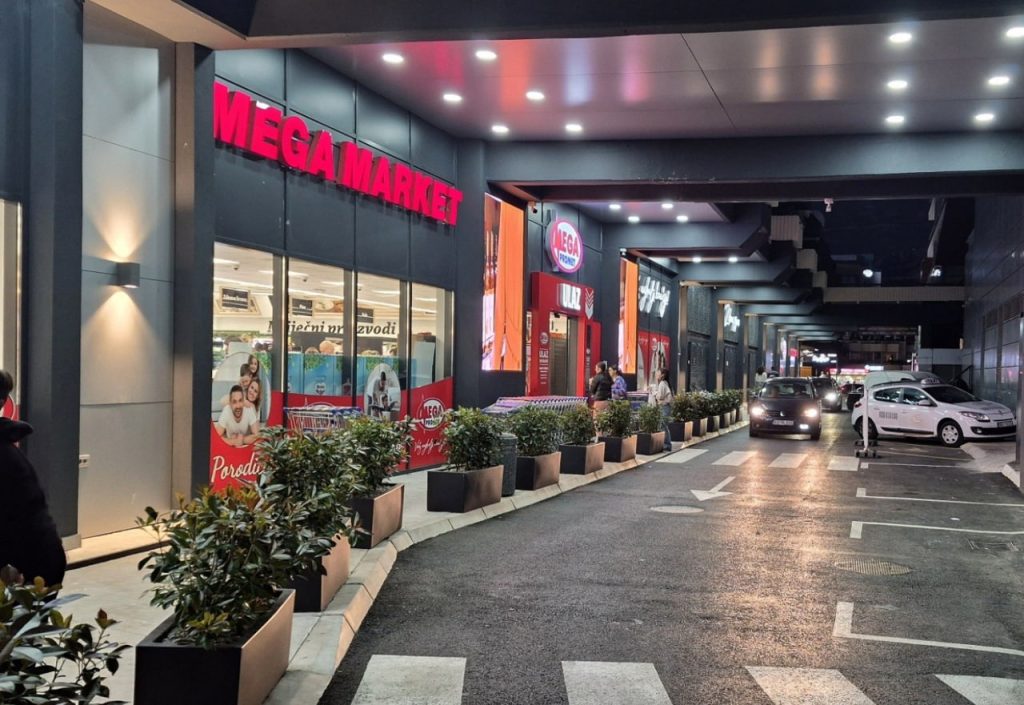 Магазин Mega в центре Будвы