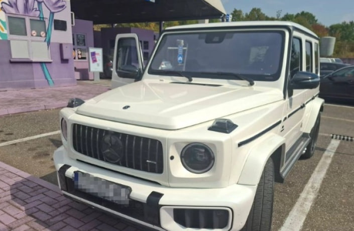 Белый Mercedes-AMG G63