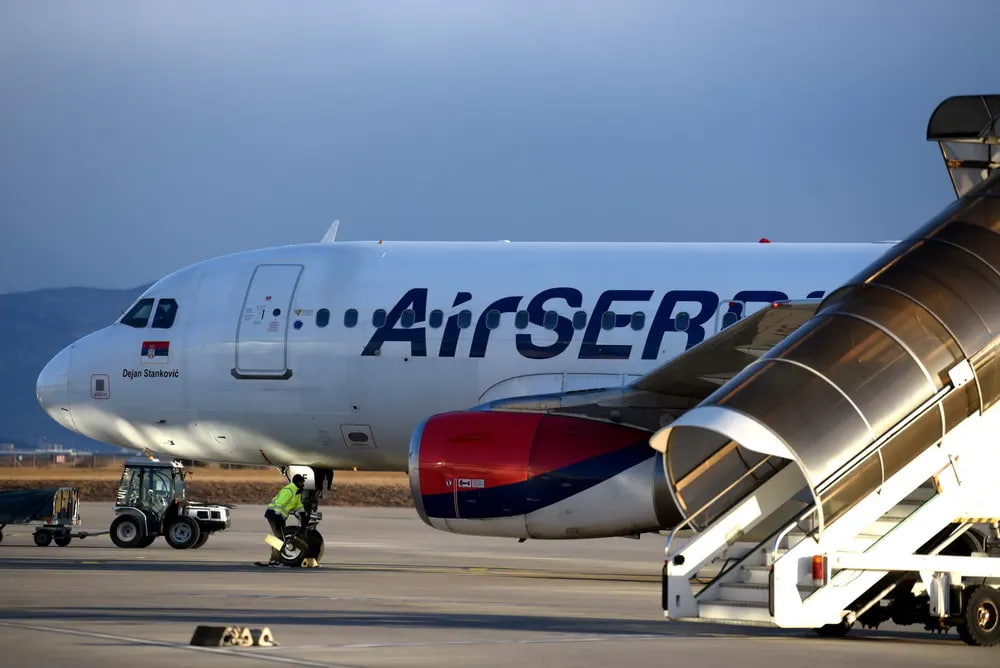 Самолет авиакомпании Air Montenegro