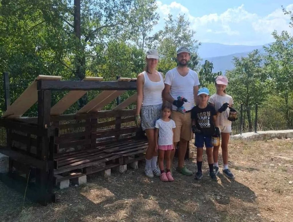 Яков Милатович вместе с семьей