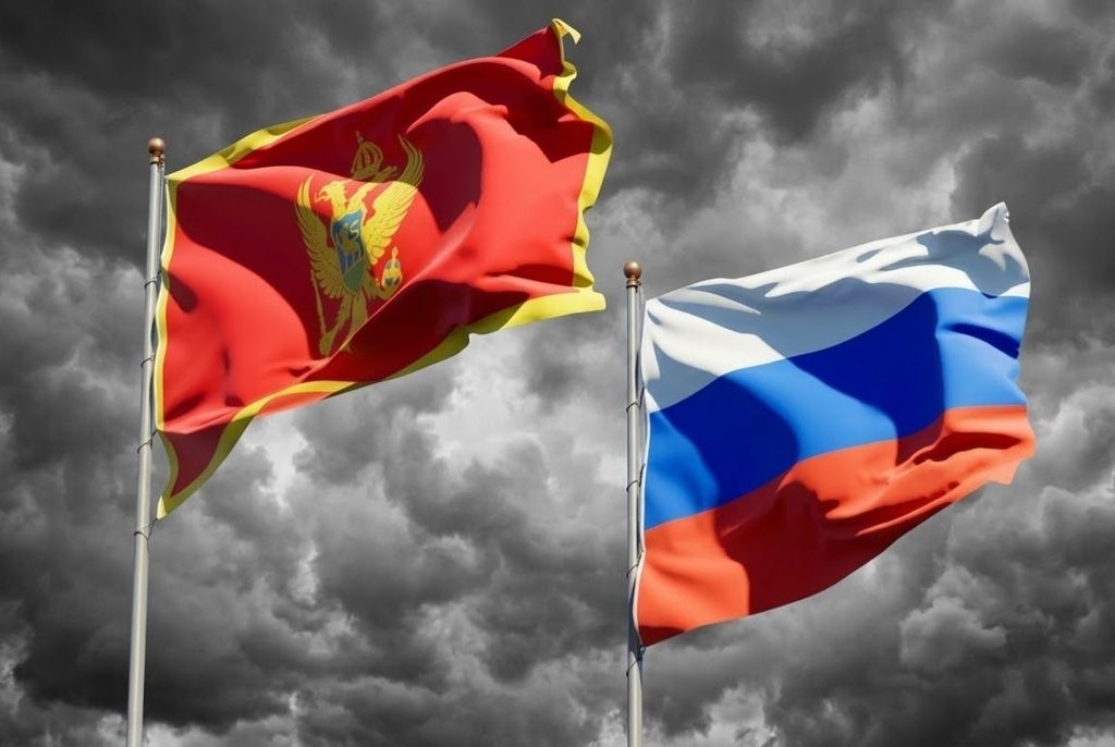 Флаг Черногории и России